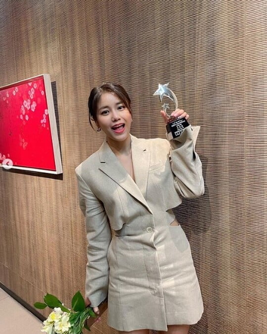 Group AOA member Hyejeong said that he received the prize alone in his debut 10 years.Hyejeong posted several photos on his 21st day with his article I was awarded alone for the first time this year, just 10 years of debut through his instagram.In the photo, there is a picture of Hyejong, who is delighted with the trophy. Hyejong captures the eye with bold fashion that seems to be wearing only a jacket.Meanwhile, Hyejeong confirmed her appearance in the film The Hotel.