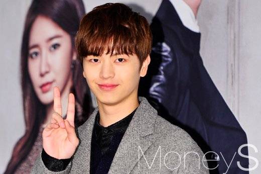 그룹 비투비 육성재 측이 비연예인 여성과 열애설을 부인했다. /사진=임한별 기자