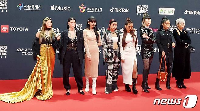 Mnet '스트릿우먼파이터'에 출연한 댄서 리정(왼쪽부터), 모니카, 노제, 아이키, 허니제이, 효진초이, 리헤이, 가비/뉴스1 © News1