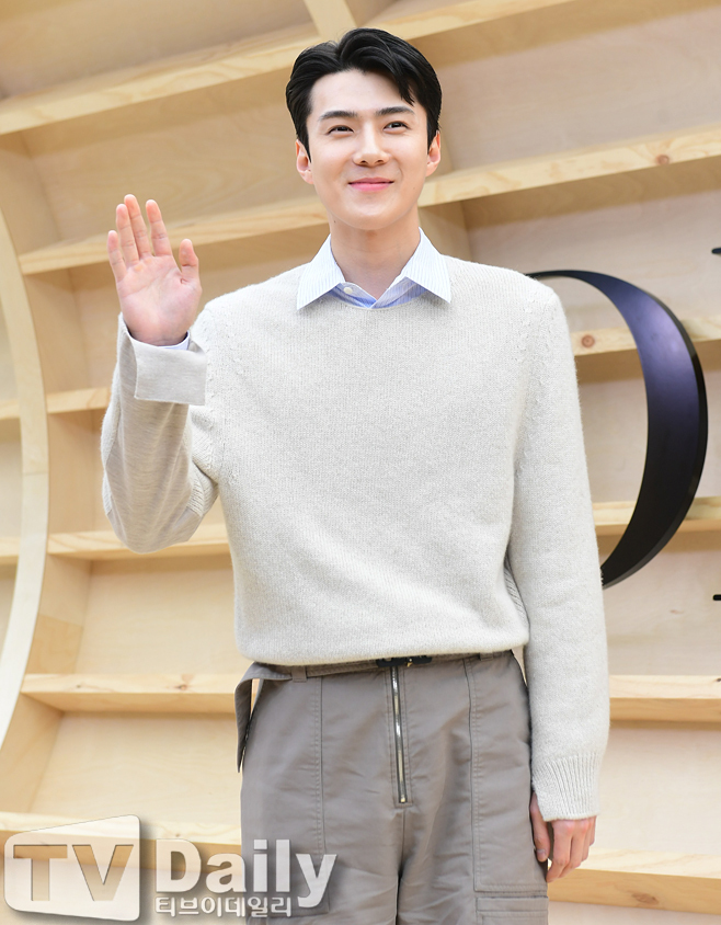 EXO Sehun attends the Dior 2022 Womens Collection Photo Call event held at Ewha Womans University in Seodaemun-gu, Seoul on the afternoon of the 30th.