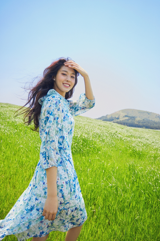 Actor Seolhyun turned into a Muse.Seolhyun was recently selected as a female fashion brand Muse and released a picture with the brand.Seolhyun in the picture has a unique atmosphere and lovely charm in the natural mood.Seolhyun showed casual yet lovely summer look with white dress, denim jacket and cherry pattern dress.In addition, a refreshing smile and flared long skirt completed the atmosphere of a refreshing summer.In this picture, we showed styling this summer with sensible items while wearing.I hope you will complete your own summer look by referring to the picture filled with the happy and positive vibe of Seolhyun. Seolhyun is playing the role of Doa Hee, who combines charisma and loveliness in the TVN drama High Seas shopping list, which is currently on air.Expectations are focused on the way to feel the colorful charm of Seolhyun.