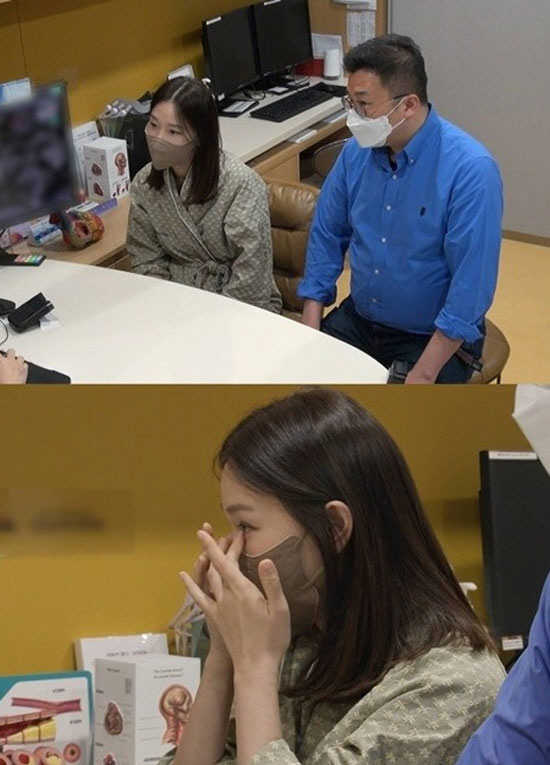 Lee Ji-hye, a broadcaster who has Confessions for heart disease, gets off at MBC Detective Lee Ji-hye.On the 3rd MBC FM 4U Discovery of the afternoon Lee Ji-hye, DJ Lee Ji-hye reported the news of getting off directly.I have something to tell you today.Lee Ji-hye, who was fortunate to have a long time in mind, said, I love the radio so much, but I think I should stop.Lee Ji-hye said, Radio was so good and a bucket list of my life, but it is a decision to make the broadcast longer. I am also a broadcaster, but I thought I should spend time with my children because I am a mother of two children.It was not easy, but I decided to be a selfish mother, a selfish broadcaster, he added.I also say that it is not easy to say this, but I will give you a tear.Lee Ji-hye, who said, I have been in trouble for the past week.Now I have been taking medicine and getting better, but there were some hard processes in the middle, but I did not want to show it.I think you may have been embarrassed a lot, but I will finish my best for the rest of the time. Lee Ji-hye was shocked by the fact that he was diagnosed with a difficult disease after finding a cardiologist on SBS Sangmongmong 2 - You are My Destiny broadcast on the last two days.Lee Ji-hye had a health abnormality such as not breathing after the second childbirth, and he visited the hospital. On Lee Ji-hyes condition, a cardiologist said, The cause of edema and dyspnea was because of heart failure.I also got water in my lungs. A test for precision diagnosis shows that Lee Ji-hye has a lot of deep vein thrombosis in her body.When a thrombus follows the bloodstream and enters the pulmonary artery, it causes pulmonary embolism that blocks the blood vessels, which causes hypotension and dyspnea.According to the results of the thrombotic test, it is usually dangerous if it is more than 4,000, but it has exceeded 10,000. I have done heart echocardiography, and despite the overall improvement, heart valve disease is still there. I think I already had heart disease before pregnancy.I think I have symptoms as I go through pregnancy and childbirth, he said. If I just leave it, my heart can increase.The heart is doubling the work. It is a situation where tiredness, heart swelling and small overwork can go to the company. I can keep it in that state for a lifetime rather than being a cure, Lee Ji-hye said, eventually tearing down.Lee Ji-hye told many of his worried listeners before he heard the news of his departure: Im having a heart condition and Im taking medication steadily - its been almost three months.I have been taking medicine for about a month to a month and a half, he said. I am worried too much, but I am not dying, I retire everything and it is not this much.I want you to think like this because you have a chronic illness. Meanwhile, Lee Ji-hye married Moon Jean-wan, a three-year-old tax accountant, in 2017, and has two daughters.