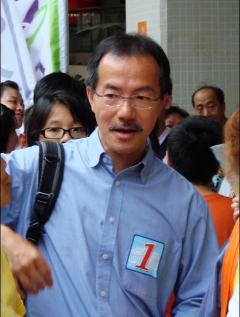 홍콩의 범민주파 진영의 대표 인물인 페르난도 청 전 의원이 홍콩을 떠나 캐나다 이민을 선택한 것으로 알려졌다. /바이두