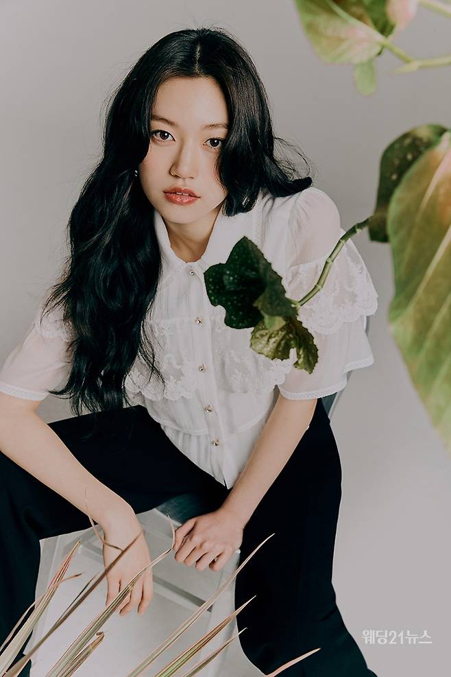 사진 : 모조에스핀(MOJO.S.PHINE), 2022 리조트 캠페인 '스페셜 뮤즈 김도연' (사진제공 : 모조에스핀)