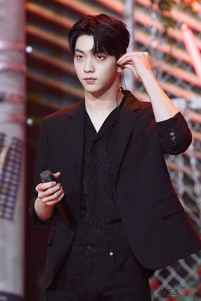 투모로우바이투게더(수빈, 연준, 범규, 태현, 휴닝카이)가 9일 오후 서울 광진구 예스24 라이브홀에서 진행된 미니 4집 '미니소드 2: 서스데이스 차일드'(minisode 2: Thursday's Child) 미디어 쇼케이스에 참석하고 있다. ⓒ이혜영 기자 lhy@hankooki.com