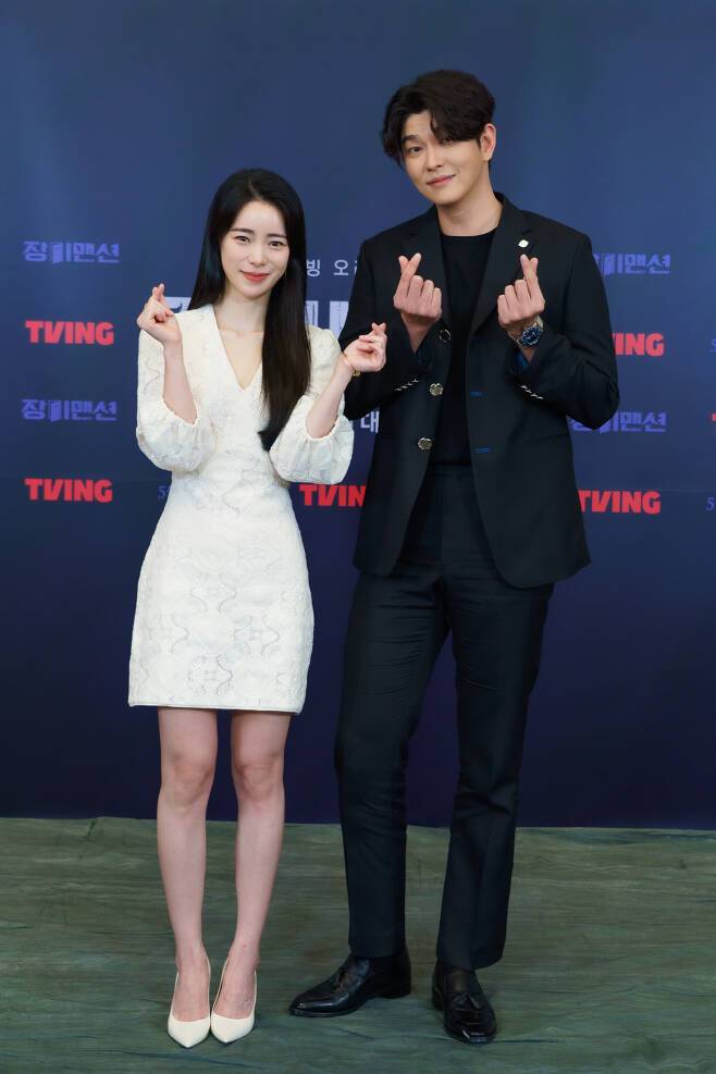 임지연(왼쪽), 윤균상