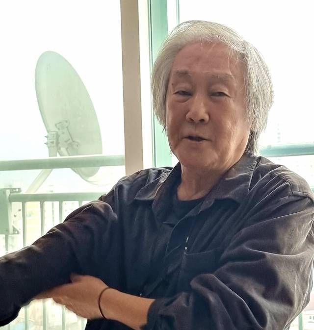 ▲ 원경과 깊은 우정을 나눠온 김성동 작가가 원경스님 입적 후 필자와 만나 이정상 등 원경과의 사연을 이야기하고 있다.ⓒ손호철