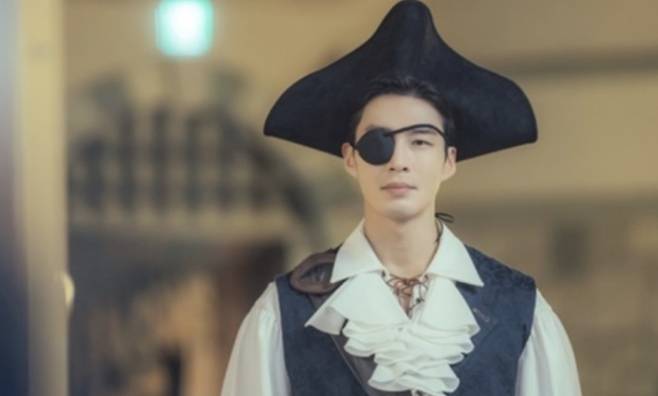 부배는 “연애를 하면 최선을 다 하는 달달한 로맨티스트”라고 말했다. 사진ㅣ지담미디어