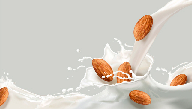 아몬드 우유는 다이어터와 유당불내증을 가진 사람에겐 추천하나, 칼슘과 단백질이 부족하다./사진=클립아트코리아