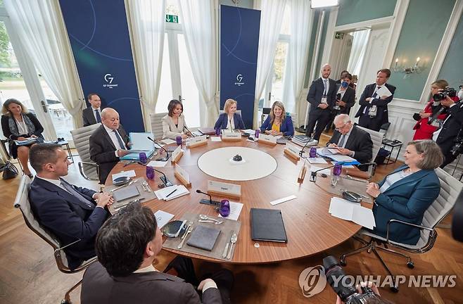 주요 7개국(G7) 외무장관 회의 (함부르크 EPA=연합뉴스) 13일(현지시간) 독일 함부르크에서 열린 주요 7개국(G7) 외무장관 회의. 2022.5.13