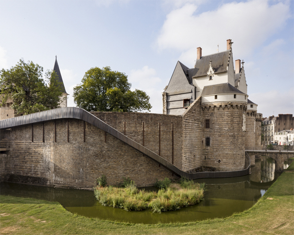 녹색선을 걷다가 만날 수 있는 브르타뉴 공작 성은 15세기에 세워졌다. 낭트에서 가장 역사가 깊은 만큼 도시 역사를 알리는 박물관 역할을 한다. [사진 제공 = 프랑스 관광청]