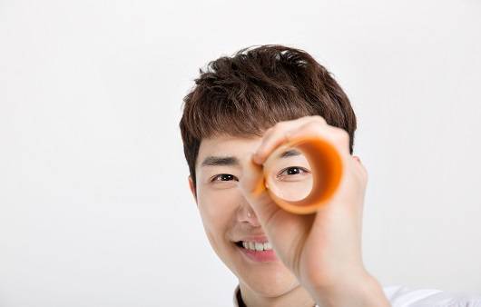 라식, 라섹, 스마일 라식 등 시력교정술을 고민하는 사례가 증가했다 | 출처: 게티이미지 뱅크