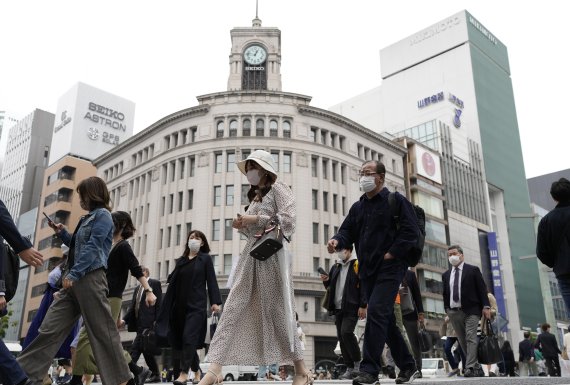 지난 4월 일본 도쿄 긴자 거리 모습. AP뉴시스