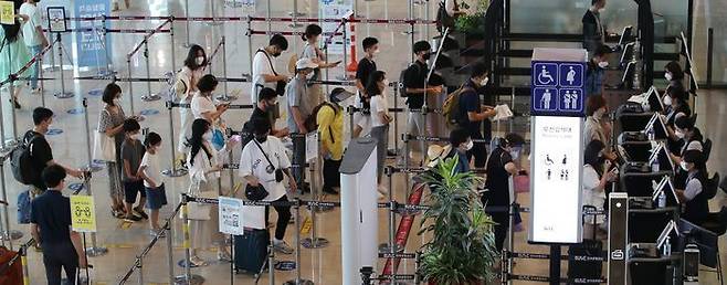 여행객들로 붐비는 김포공항. ⓒ데일리안 류영주 기자
