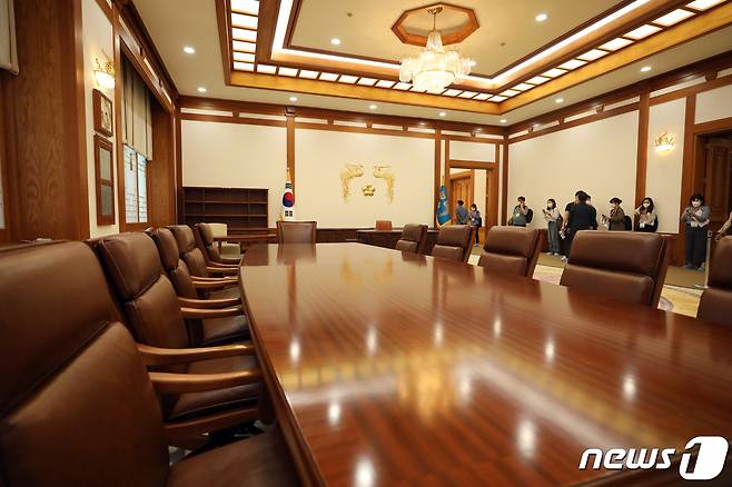 25일 오후 서울 종로구 청와대 본관 대통령 집무실이 언론에 공개되고 있다. 2022.5.25/뉴스1 © News1 황기선 기자