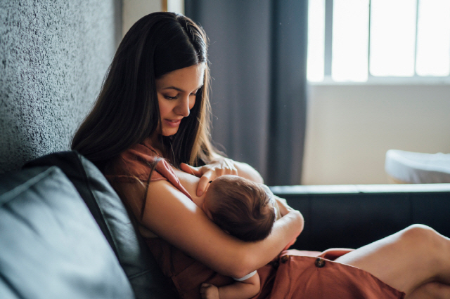 모유 수유 기간이 긴 어린이일수록 인지력이 좋다는 연구 결과가 나왔다./사진=클립아트코리아