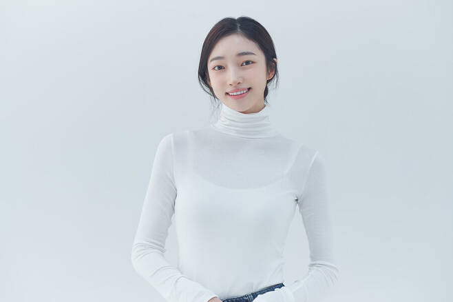 Actress Ji Hye-won, who appeared in the Netflix series The Sound of Magic, unveiled a new profile.Ji Hye-won, a profile released by his agency Keith on the 26th, is showing off 100% pure visual and cool mask.The atmosphere is completely different from that of the high school girl Billen in The Sound of Magic.Ji Hye-won made his full-fledged debut with KBS2 Justice in 2019, and has since steadily built filmography by appearing on TVN Its OK but its OK in 2020 and the Netflix series The Sound of Magic.Especially, as Baekhana, who dreams of a million YouTubers in The Sound of Magic, he played as a villon who hovered around Choi Sung-eun (played by child) and Ji Chang-wook (played by Lee Eul), and he clearly took a snow stamp by properly causing irritation of those who see him as a moth.