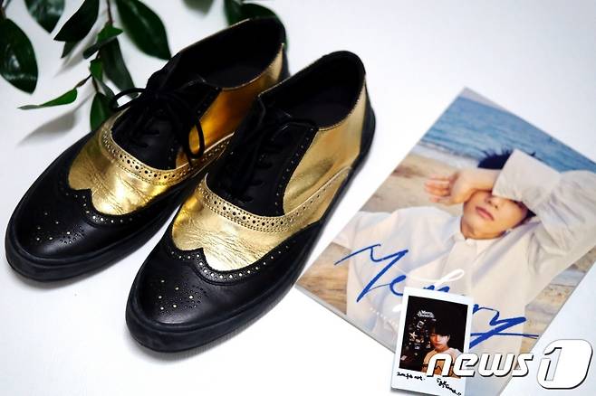 인피니트 엘이 바자회에 내놓은 스타 애장품(나비야사랑해 제공) © 뉴스1