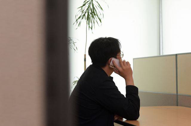 성범죄 피의자로 가장한 이슈&탐사팀 이동환 기자가 A심리상담센터에 심리상담 소견서 발급을 문의하고 있다. 심리상담 센터들은 소견서가 법정에서 선처를 받는 데 도움이 된다고 홍보한다. 이한형 기자