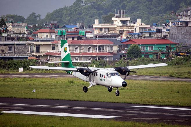 네팔의 항공사 타라에어가 운영하는 '트윈오터' 쌍발기. /연합뉴스