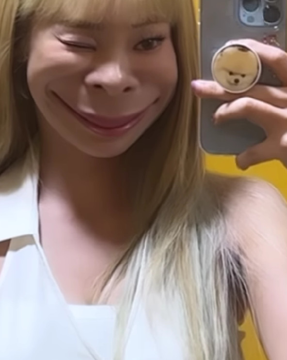 On the 14th, Heize posted several photos and videos with his laugh article through his instagram.In the open photo, Heize poses with a thin forearm with a blonde hairstyle, especially with Heizes thin forearms, which attract attention with his right shoulder.The video shows Heize with a filter on it.The netizens responded that I laugh when I laugh, Thank you for making me laugh, Where did I find such a filter and I am laughing too much at the end.Meanwhile, Heize did not attend the 31st High1 Seoul Song Awards due to health problems in January. At that time, Hyun-ah said, Heize is very sick these days.I did not show up because I was worried about my fans. Since then, he has recovered his health. He has been active in March with the release of I need a mother.Photo = Heize Instagram