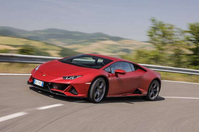 람보르기니 우라칸 에보.