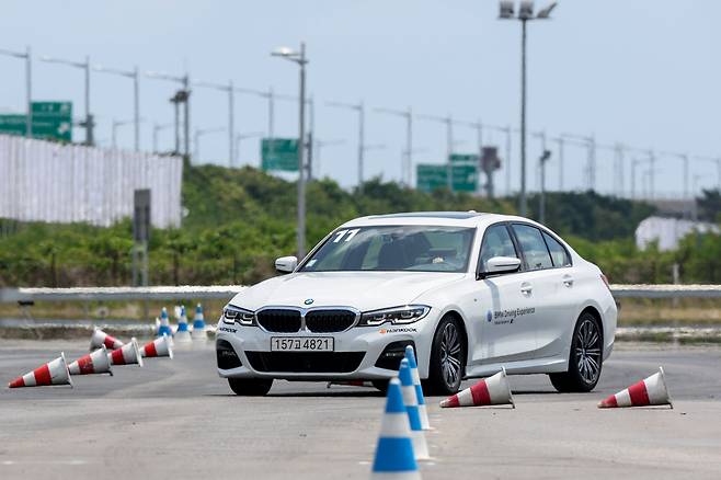 BMW 320i M 스포츠 트림 전측면. /BMW코리아 제공