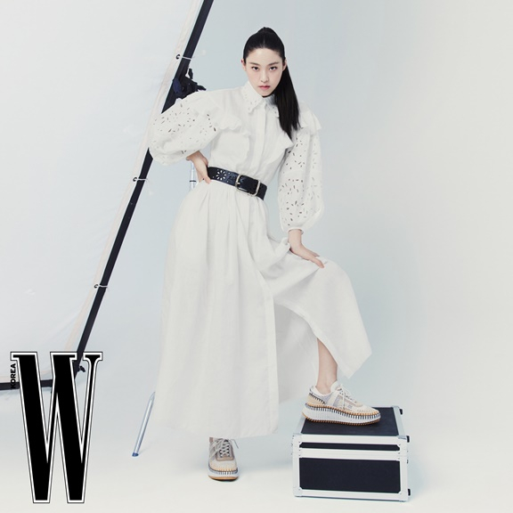 On the 21st, FNC Entertainment released Seolhyuns W Korea pictorial, which caught the eye with its chic yet daring charm.Seolhyun added sophistication by wearing a pair of French luxury brand sneakers and handbags.Snickers worn by Seolhyun are a product that contains a philosophy of sustainable fashion pursued by luxury brands by minimizing the impact on the environment.