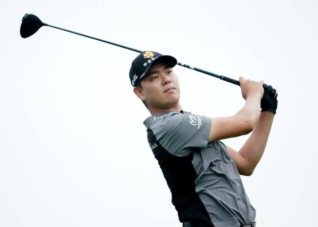 이정환이 23일 우정힐스cc에서 열린 코오롱 한국오픈 14번 홀에서 티샷을 하고 있다. 사진 | 대회조직위