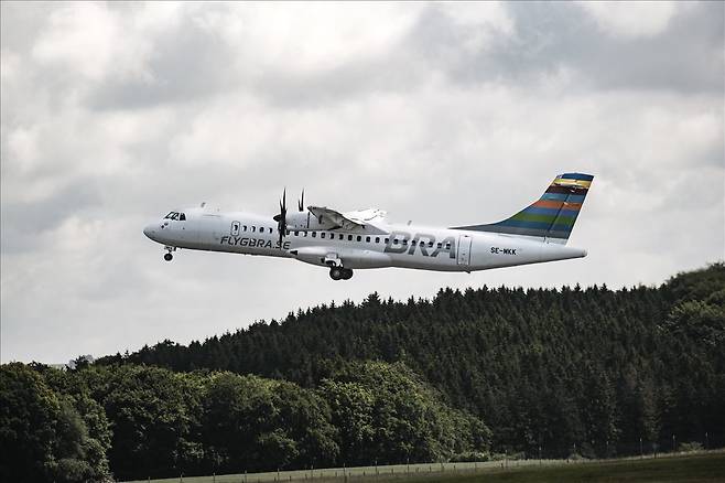 지속가능 연료를 넣은 스웨덴 브라텐스지역항공(BRA) 비행기가 이륙하고 있다./ATR