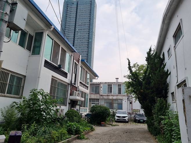 최근 소규모재건축 조합설립 인가를 받은 서울시 성동구의 신성연립. 유오상 기자