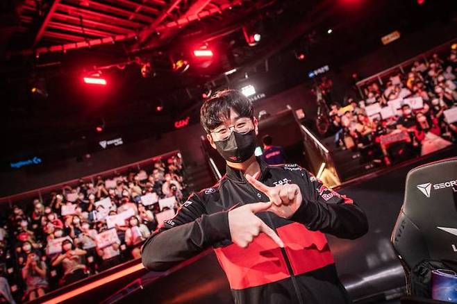 T1의 탑 라이너 '제우스' 최우제. 라이엇 게임즈