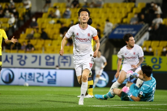 지난 6월18일 K리그2 21라운드 전남전 광주FC 김종우가 득점 세리머니를 펼치고 있다./사진=한국프로축구연맹