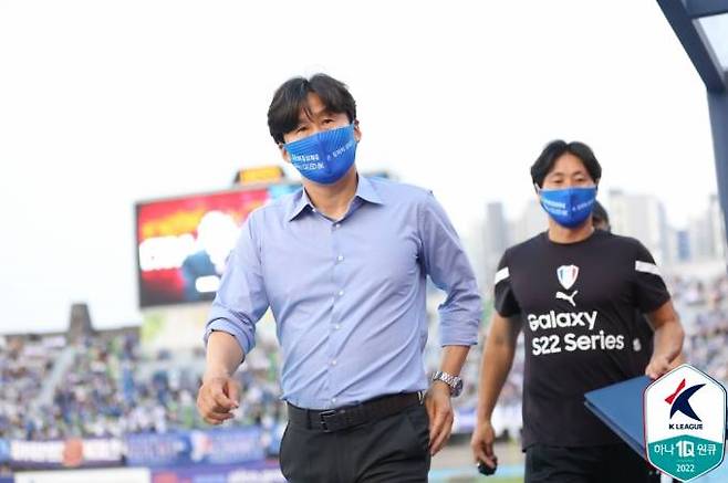 수원 삼성 이병근 감독.  프로축구연맹