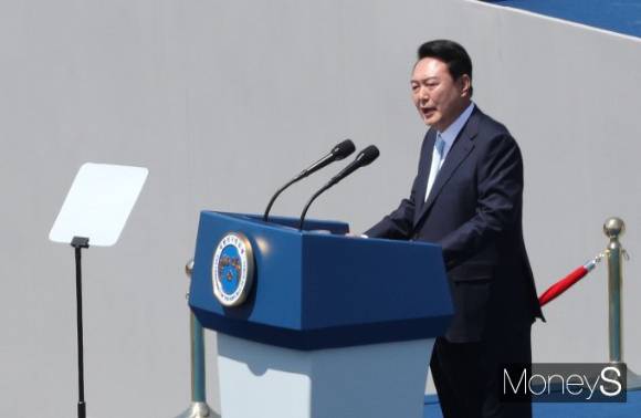 윤석열 대통령과 조 바이든 미국 대통령, 기시다 후미오 일본 총리가 오는 29일(현지시간) 스페인 마드리드에서 한미일 정상회담을 진행한다./사진=국회사진취재단