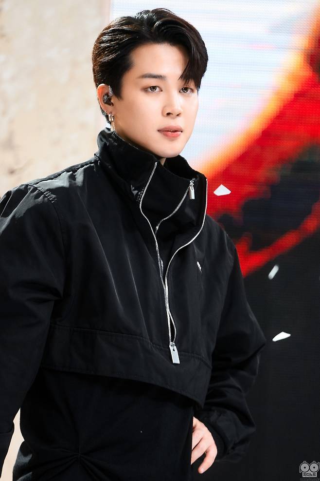 '보컬神' 방탄소년단 지민 '폭발적 가창력 고음 천재 스타' 1위..2주 연속 인기투표 'TOP'