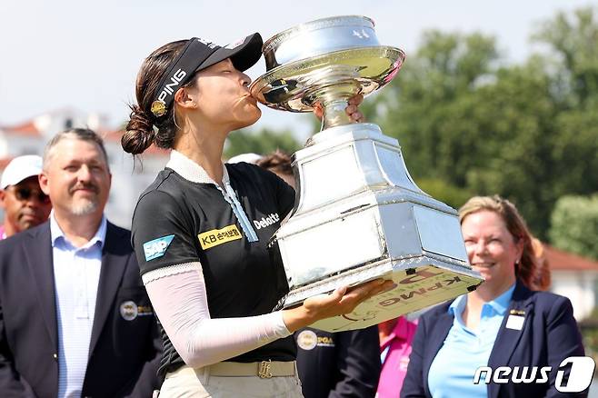 미국여자프로골프(LPGA) 투어 메이저대회인 KPMG 여자 PGA 챔피언십 우승을 차지한 전인지. © AFP=뉴스1
