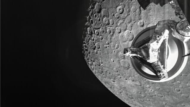 베피콜롬보가 수성의 두 번째 근접비행 모습을 영상과 사진으로 촬영했다. (사진=ESA)