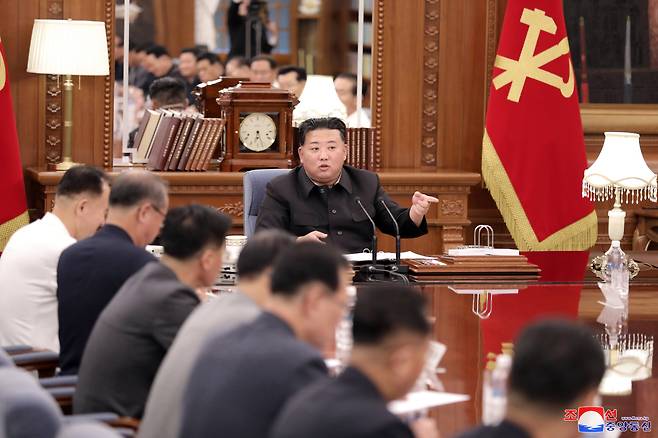 North Korean leader Kim Jong-un speaks during a meeting of the secretariat of the central committee of the North's ruling Workers' Party in Pyongyang on Monday in this photo released by the North's Korean Central News Agency. (Yonhap)
