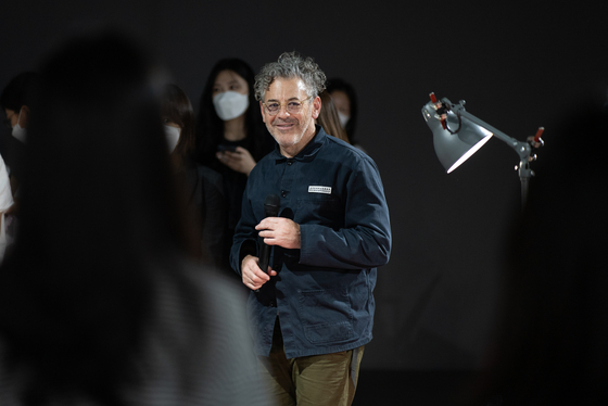 Tom Sachs gives a tour of his boombox collection at HYBE Insight during a press event last week. [HYBE INSIGHT]