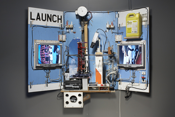 ″Launch″ (2010) from ″Space Program: Indoctrination″ at Art Sonje Center [ART SONJE CENTER]