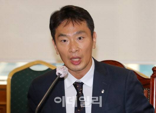 이복현 금융감독원장이 20일 오전 서울 중구 은행회관에서 열린 ‘은행장 간담회’에서 모두발언을 하고 있다. (사진=방인권 이데일리 기자)