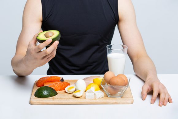 단백질의 섭취는 다이어트를 하는 사람들에게 또 다른 이점을 제공한다. [사진=게티이미지뱅크]