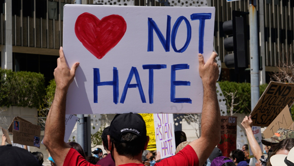 아시아계 혐오범죄에 반대하는 시위를 벌이는 LA 시민들 [자료사진 제공 : 연합뉴스]