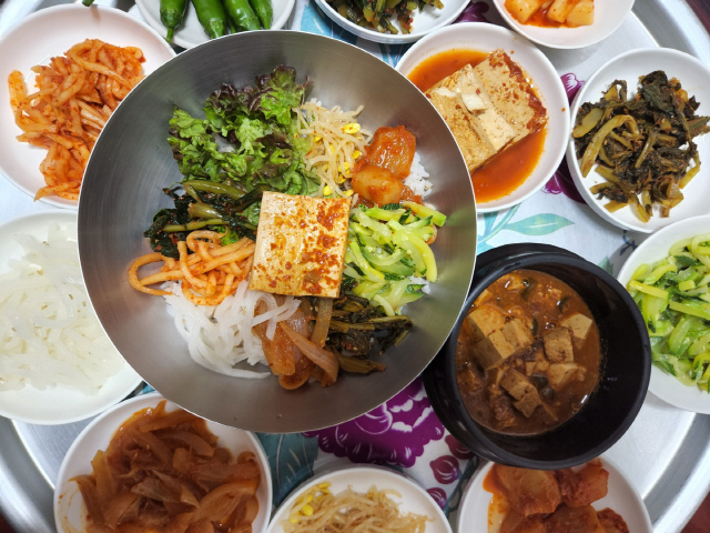 ▲ 나전 번영식당 보리밥.
