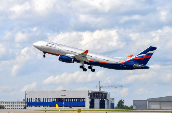 러시아 국적기인 아에로플로트 비행기가 모스크바 셰레메티예보 국제공항에서 이륙하는 모습. 사진은 기사 내용과 무관함. AFP 연합뉴스