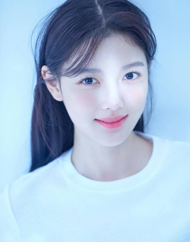 BBQ의 새 브랜드 모델 김유정(.어썸이엔티 제공).© 뉴스1