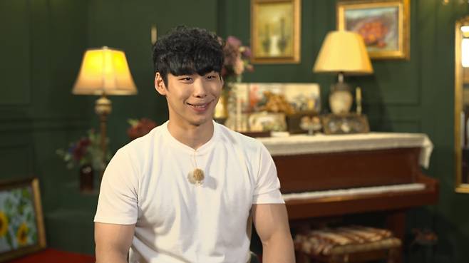 본격 씨름 예능 '씨름의 여왕'에서 코치로 나서는 경량급 간판 스타 허선행. 씨름의 여왕