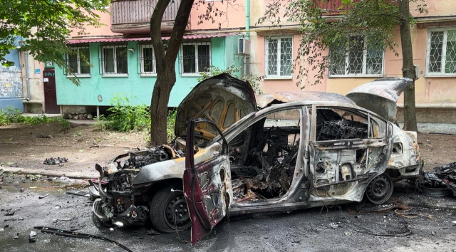 지난달 24일 우크라이나 남부 헤르손주(州)의 한 지역에서 차량 한 대가 폭발로 심하게 파손돼 있다. 사진은 기사 내용과 직접적인 관련 없음. 타스연합뉴스