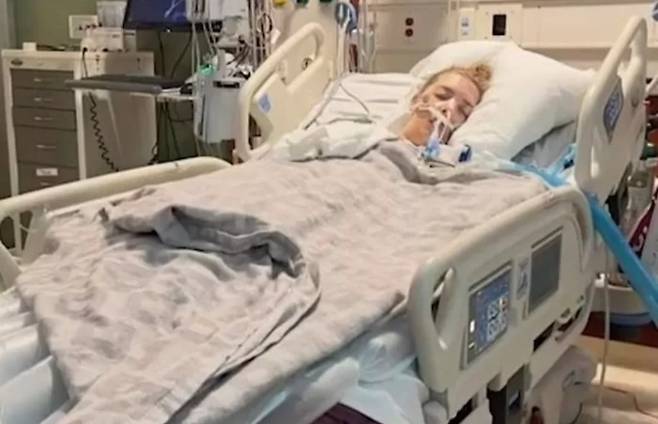 뻐근한 목을 풀기 위해 카이로프랙틱(척추 교정 지압요법) 치료를 받던 한 20대 여성이 전신마비가 됐다. 해당 보도 캡처